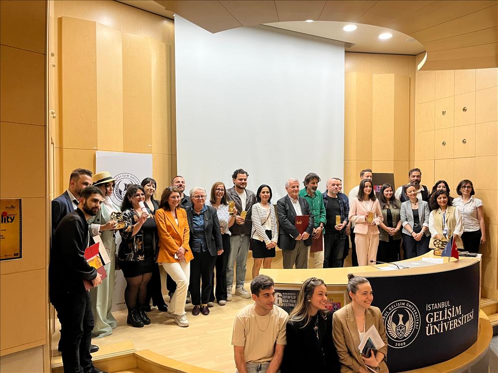 En İyi Kısa Film Ödülü Mavi Tavşan'ın Oldu