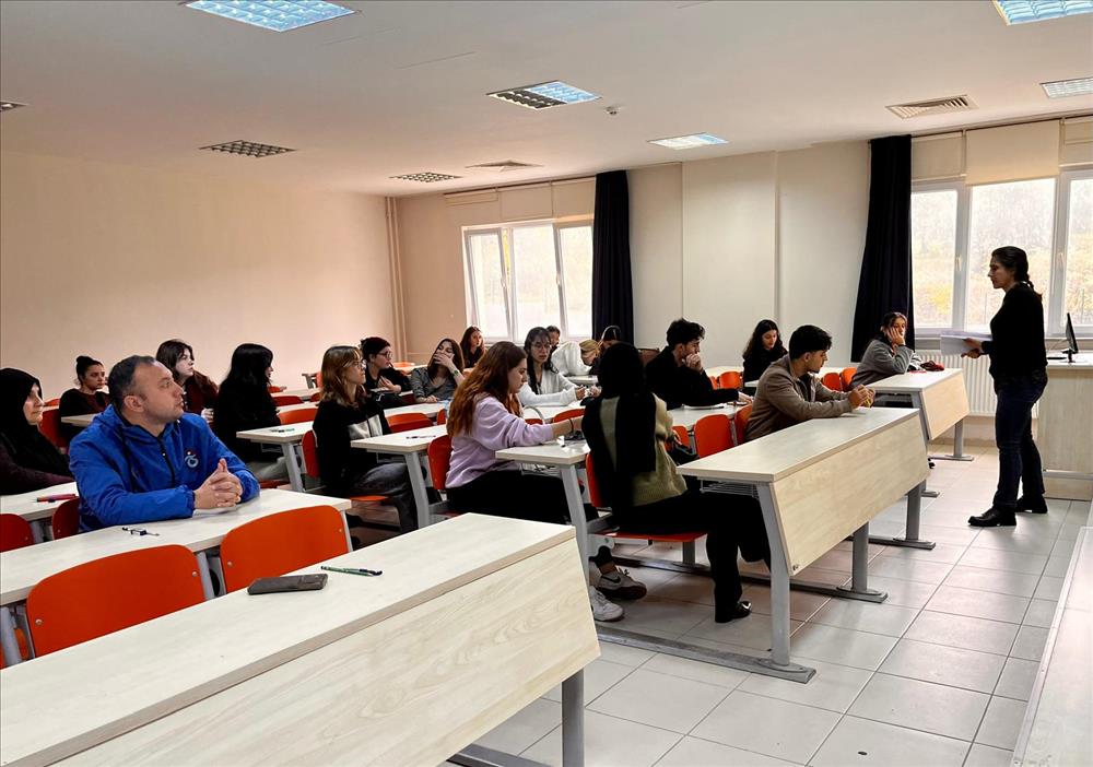 Öğrencilerle İç Paydaş Toplantısı Gerçekleştirildi